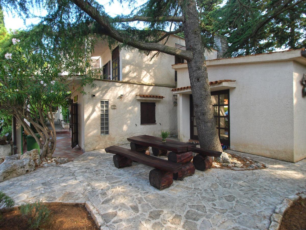 Apartments Nenad 1720 Premantura Exterior photo
