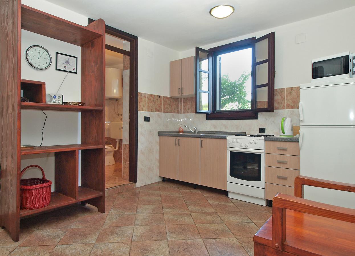 Apartments Nenad 1720 Premantura Exterior photo