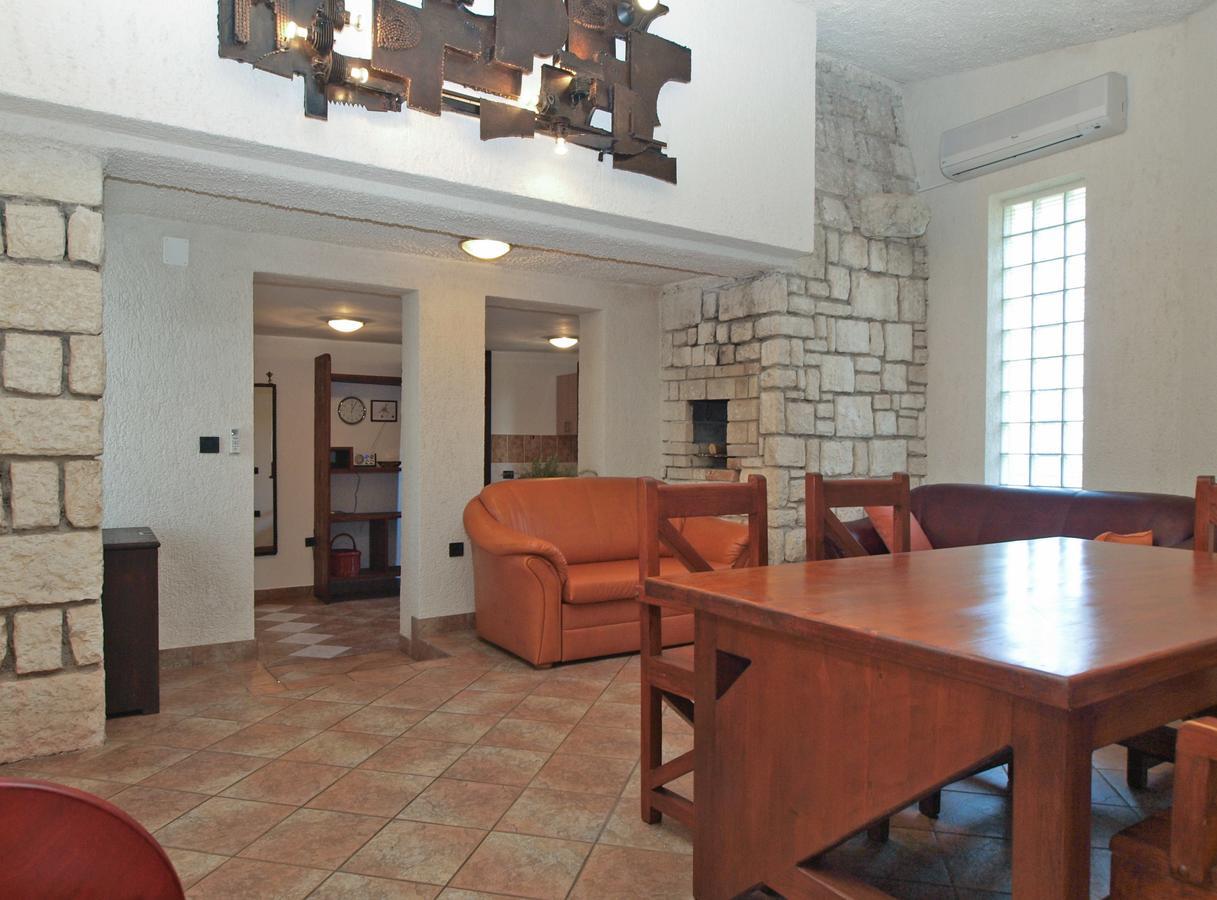 Apartments Nenad 1720 Premantura Exterior photo